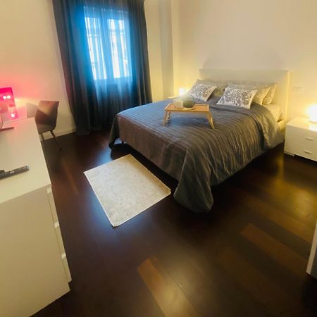 Central Apartment And Parking Верона Екстериор снимка