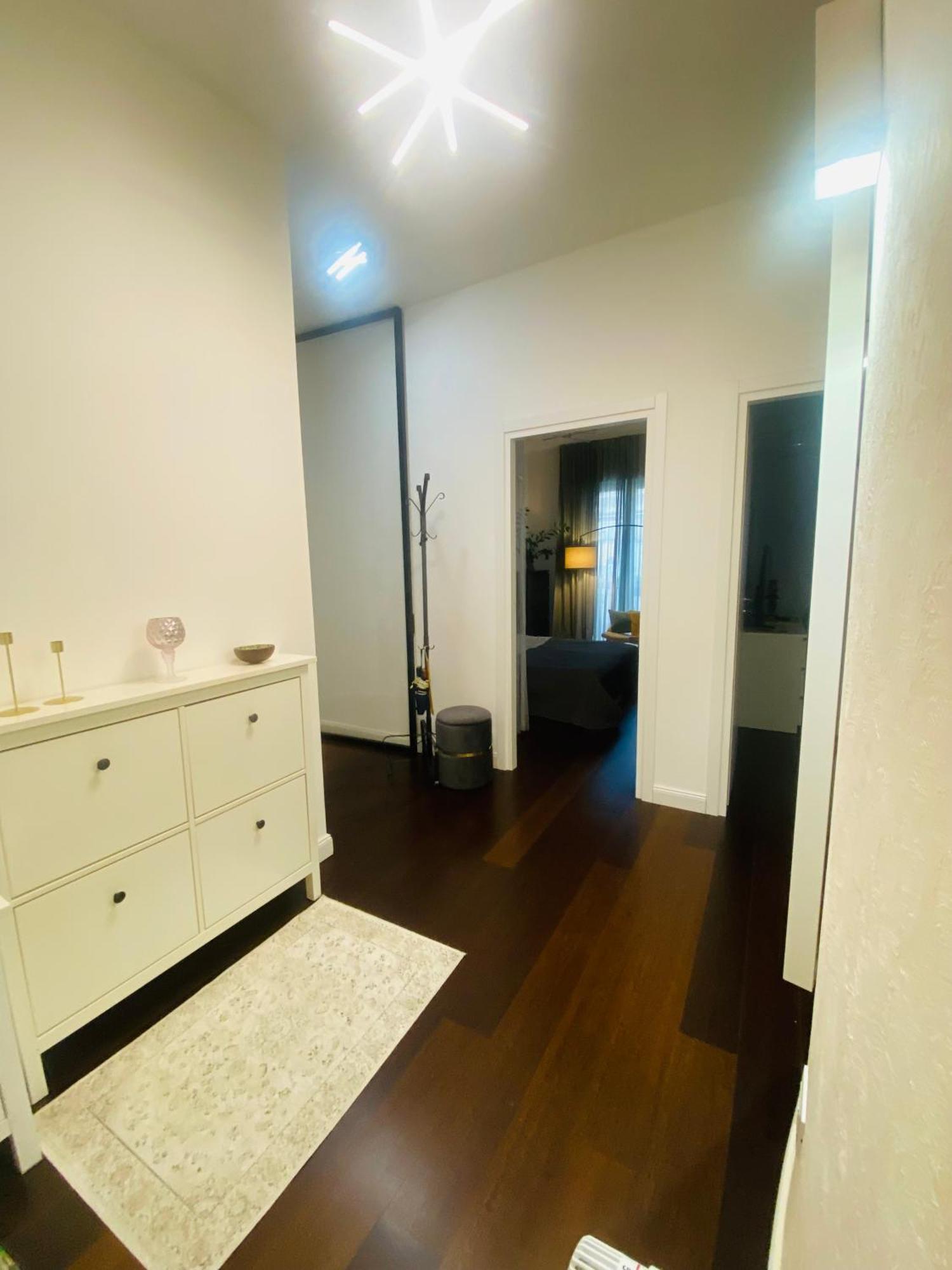 Central Apartment And Parking Верона Екстериор снимка