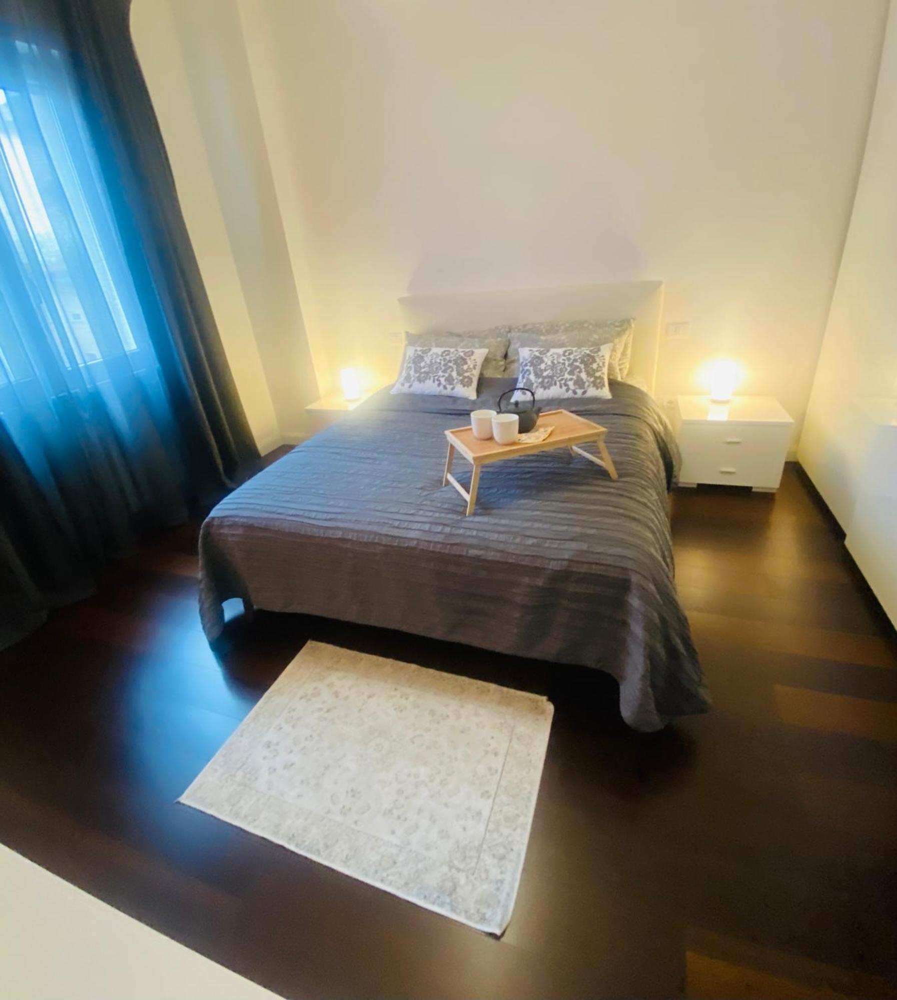 Central Apartment And Parking Верона Екстериор снимка