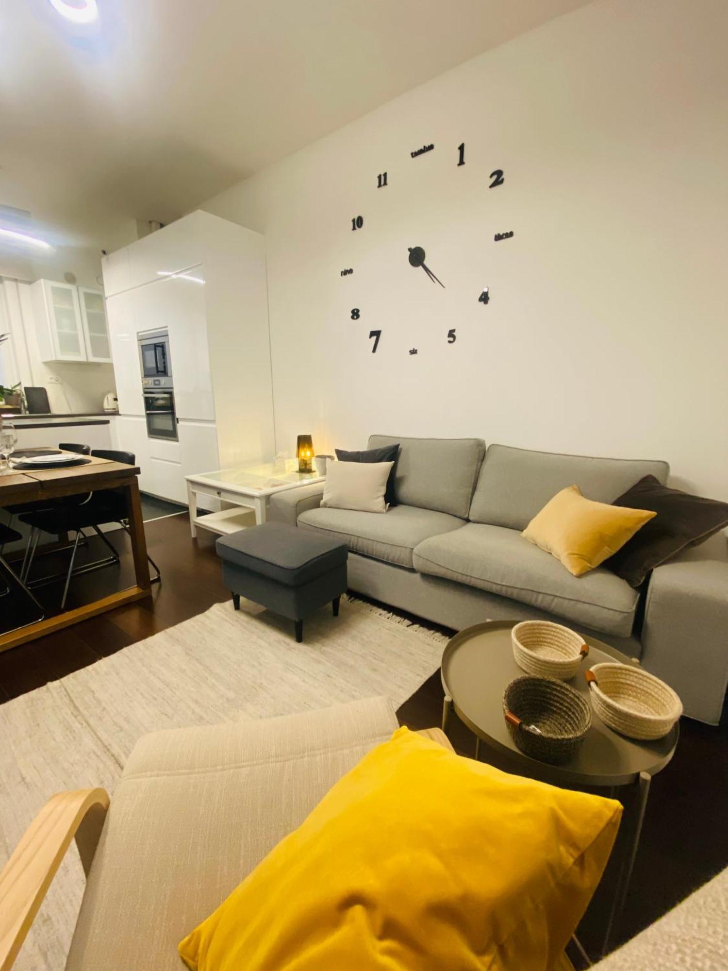 Central Apartment And Parking Верона Екстериор снимка